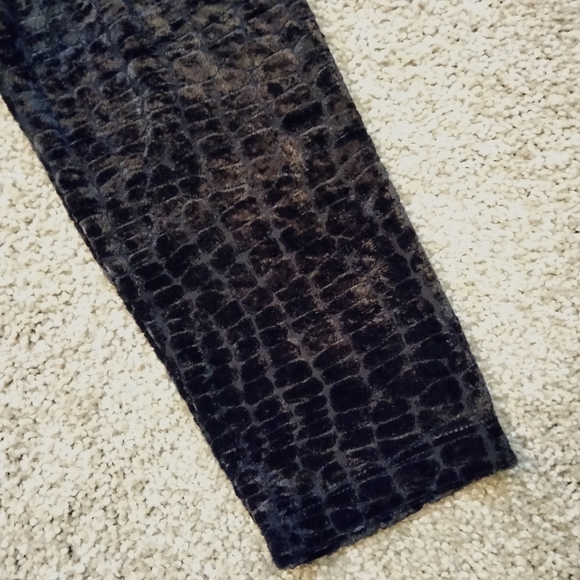 NWT Sz S Calvin Klein Asymmetrical Velvet Crocodile Print Top - Picture 6 of 8